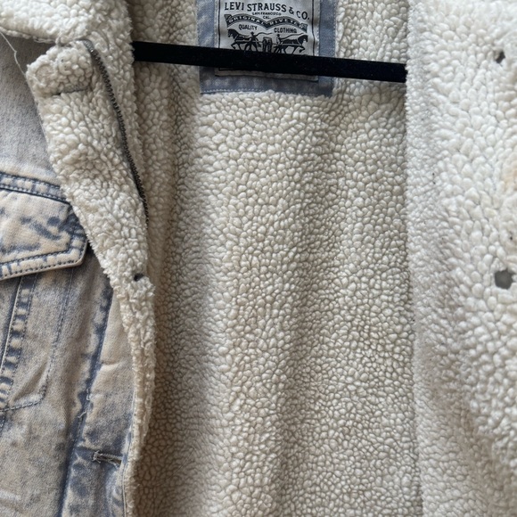 Levi's Sherpa Trucker Denim Jacket - Medium - Picture 4 of 4